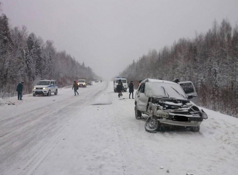 2 человека погибли и 4 пострадали в ДТП