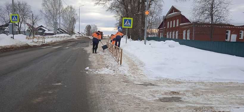 10 тысяч тонн реагентов запасли для содержания кировских улиц