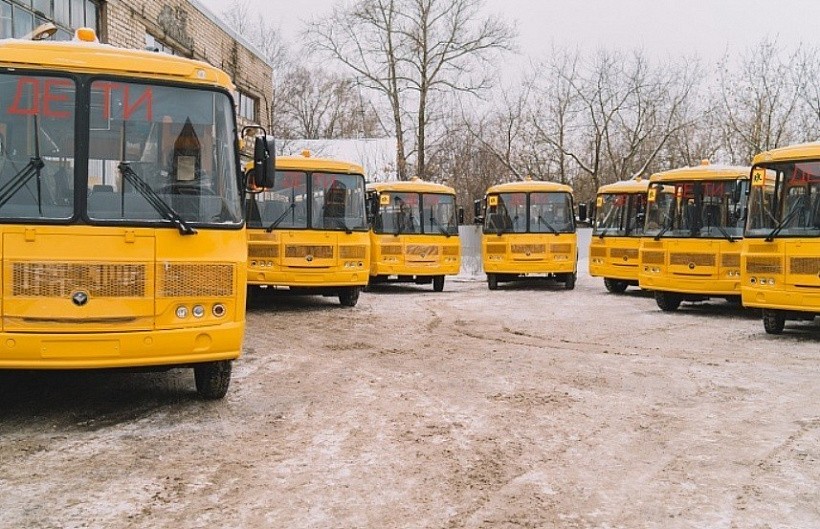Кировская область получит 94 школьных автобуса и 25 скорых