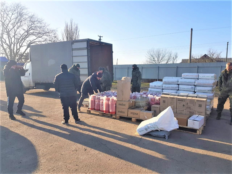 Рахим Азимов обеспечил формирование грузов гуманитарной помощи для новых регионов