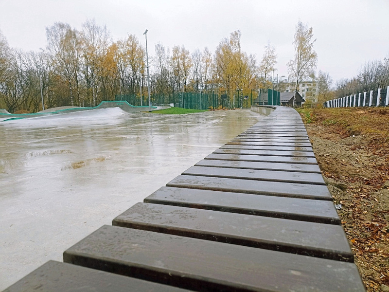 В Кирове построили самую длинную в городе скамейку