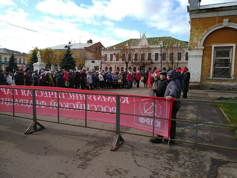  В Слободском прошел митинг против переименования улиц