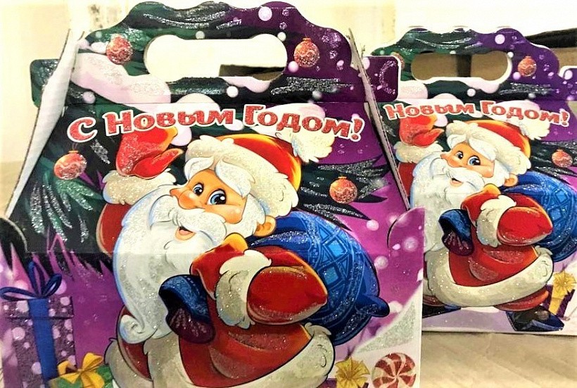 8000 новогодних подарков получат дети Кировской области от Рахима Азимова