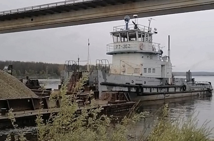 Впервые за 30 лет по Вятке отправилось грузовое судно