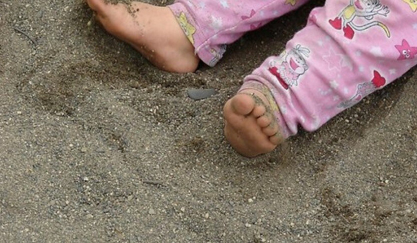 Кировчанка бросила 2-летнего ребенка на улице, так как ей не на что его кормить