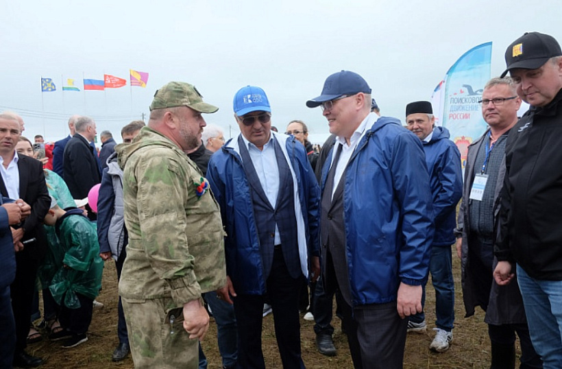 На Всероссийском сельском Сабантуе связали большую маскировочную сеть