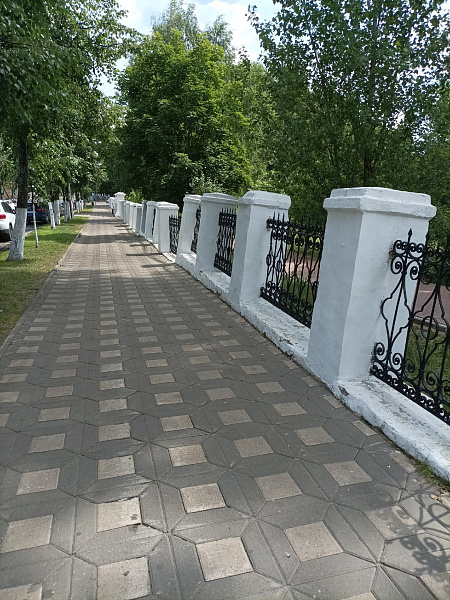 В сквере Борцам революции заменят старый забор