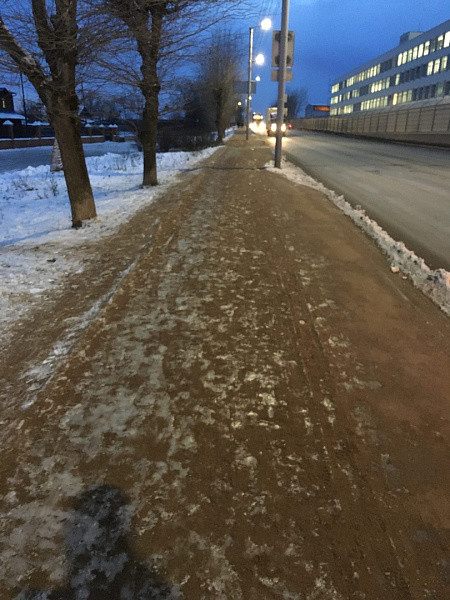 На грязные и заснеженные тротуары можно пожаловаться в ГДМС