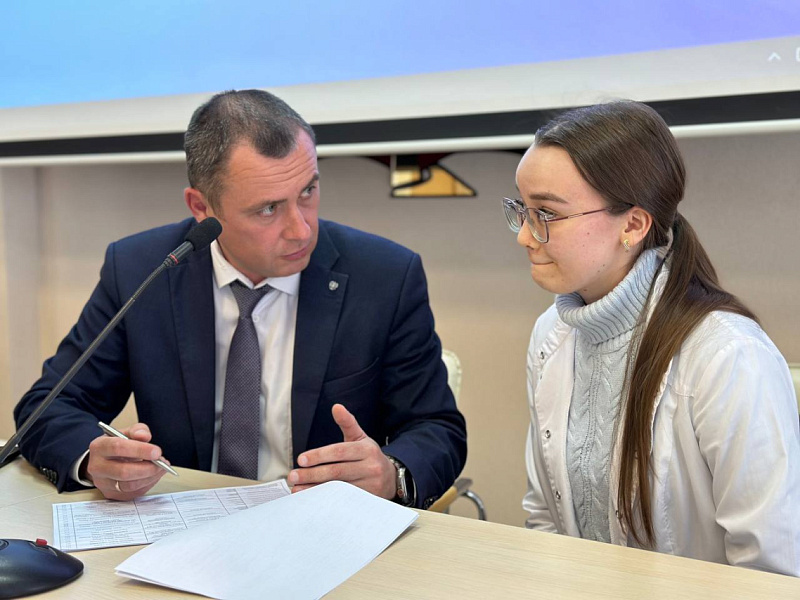 Выпускники Кировского медуниверситета обсудили возможности трудоустройства с главврачами больниц 