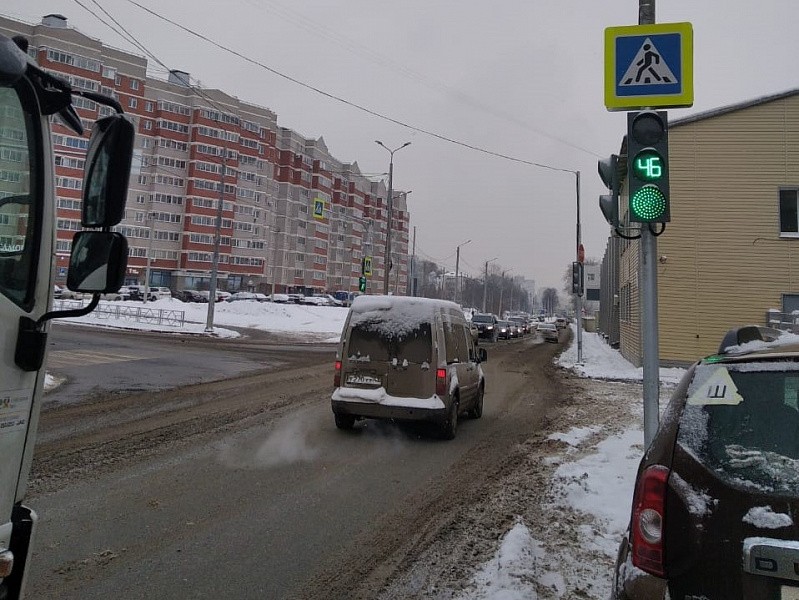 На новых участках улицы Сурикова в Кирове перенастроят светофоры