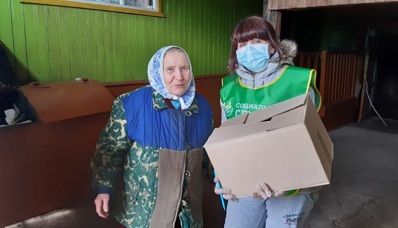 Кировским пенсионерам раздали 20 тысяч продуктовых наборов