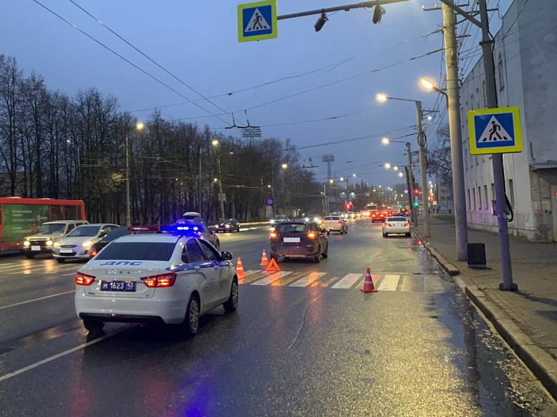 На Октябрьском проспекте в Кирове насмерть сбили пешехода