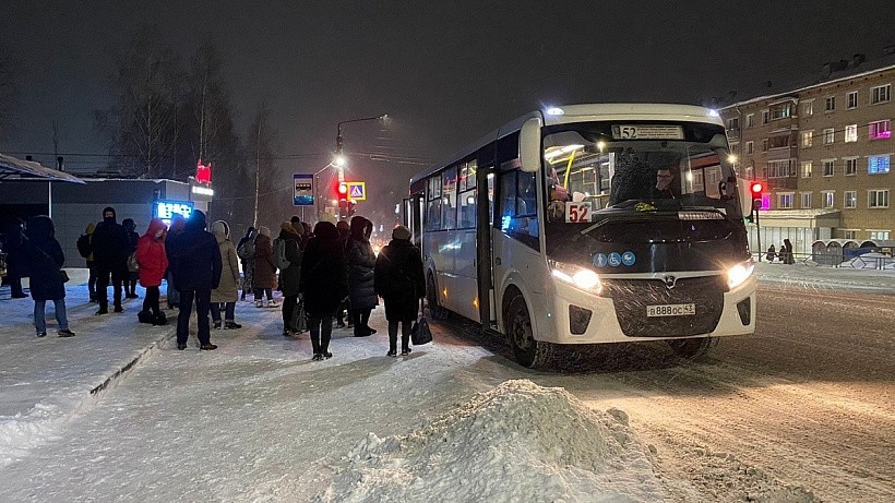 Депутаты посмотрели на толпы на остановках в Нововятске