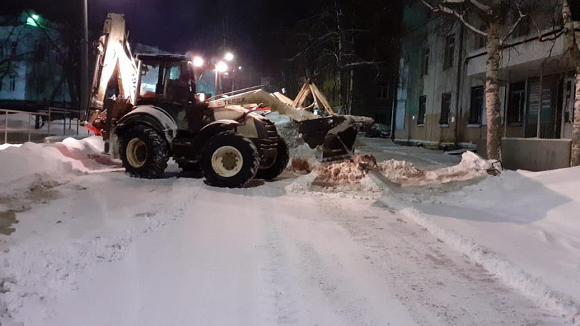 Последствия снегопада в Кирове убирала вся техника подрядчиков