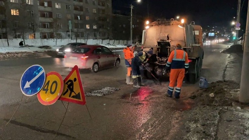 На Упита и Луганской провели ямочный ремонт
