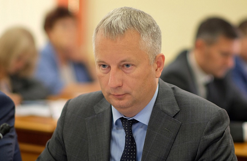 Зампред Алексей Жердев прокомментировал отмену покупки иномарки для Дорожного комитета