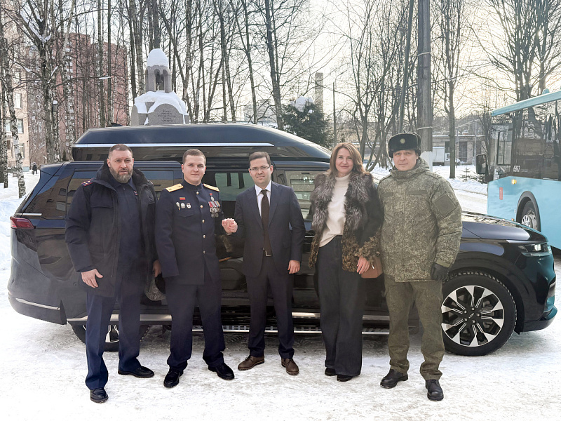 Рахим Азимов помог приобрести автомобиль ветерану СВО