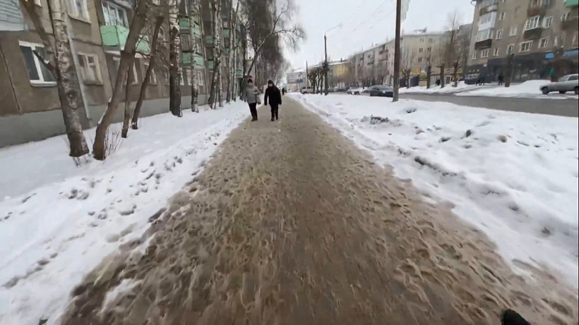 Кировских коммунальщиков штрафуют за неочищенные тротуары