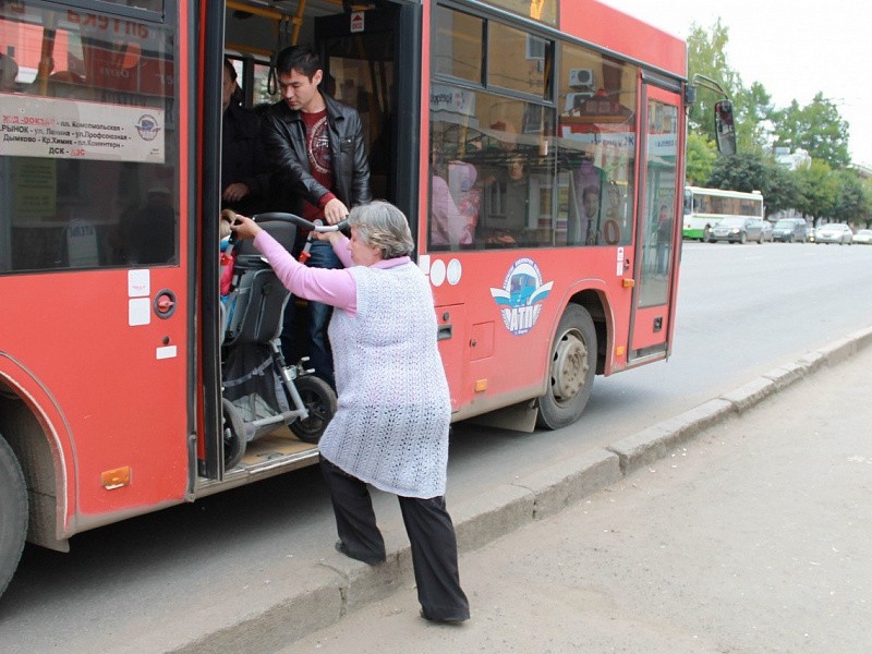 Пенсионеры в Кирове снова смогут ездить в автобусе за 26 рублей