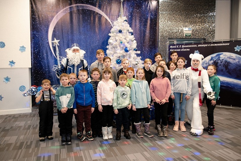 Рахим Азимов организовал новогодний праздник для воспитанников Спицынского детского дома