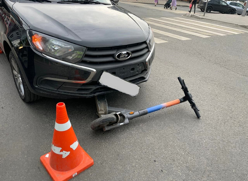 Подросток на арендованном самокате попал под колёса авто