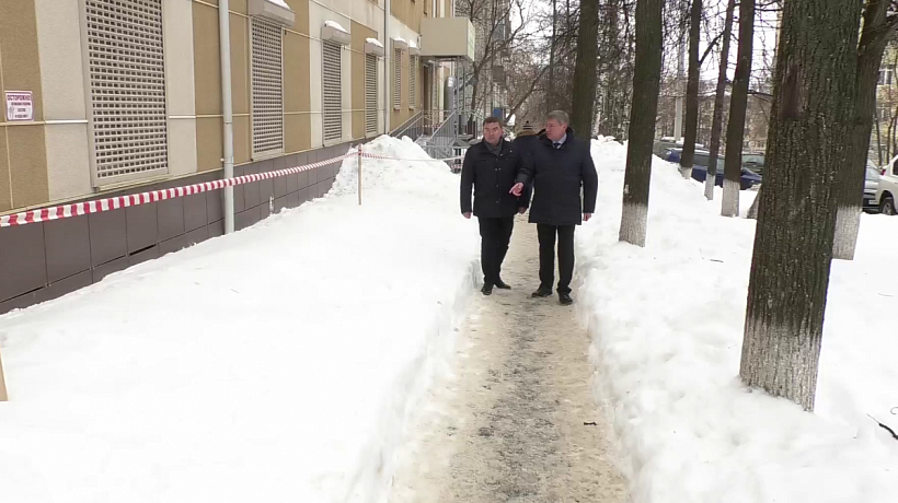 Осипов прошелся по заваленным снегом улицам Кирова