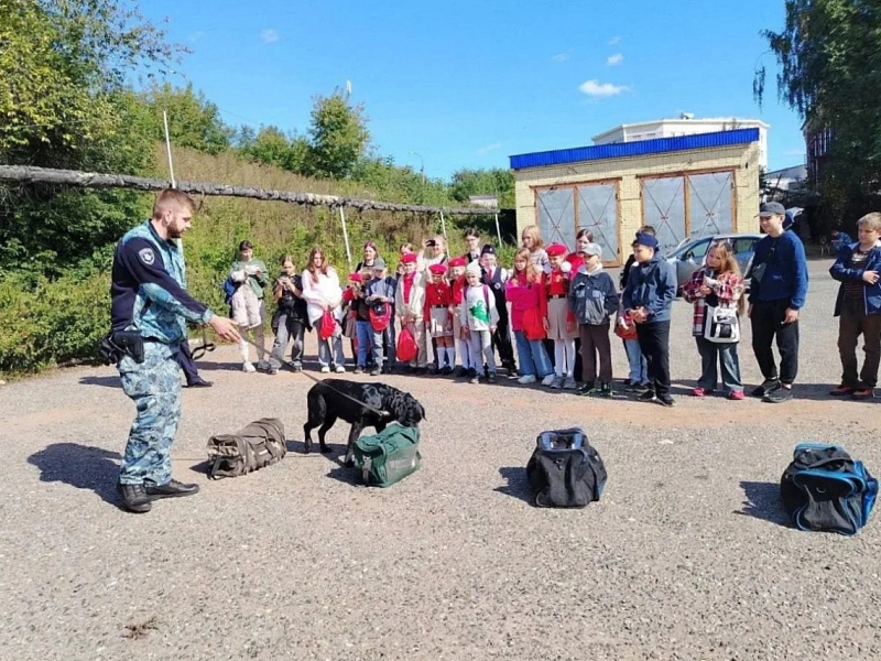 Кировские железнодорожники провели акцию «День знаний безопасности» в преддверии 1 сентября