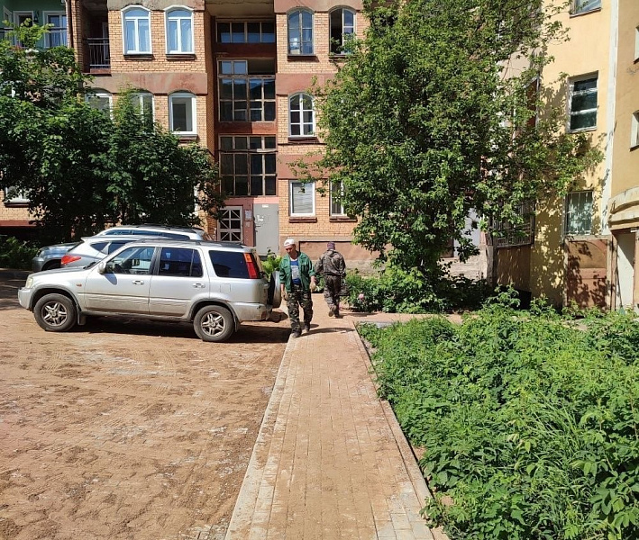Более 100 млн рублей вложат в этом году в благоустройство дворов в Кирове 