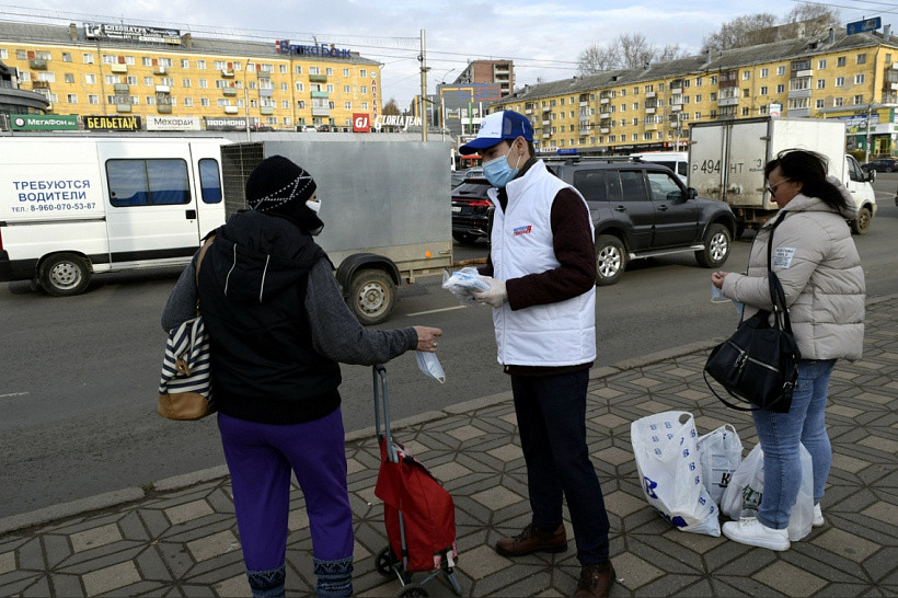Волонтеры раздадут 100 тысяч масок жителям Кировской области