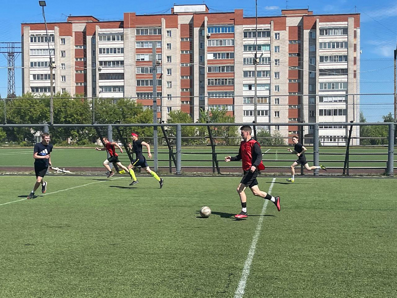 При поддержке Рахима Азимова в Кирове прошел турнир по дворовому футболу 