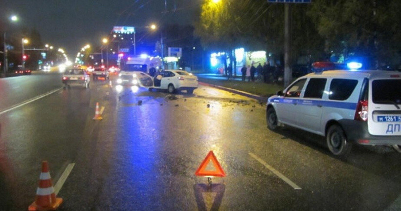 Кировчанин погиб, врезавшись в столб на Воровского