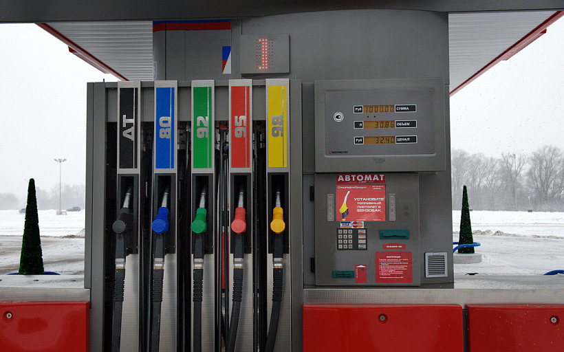 В Кировской области хотят запретить продажу энергетиков и бензина подросткам